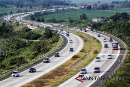 Waspadai kepadatan tiga ruas tol Transjawa ini saat libur Natal -Tahun Baru