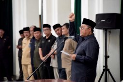 Gubernur Aher: perlakukan masyarakat sebagai pelanggan