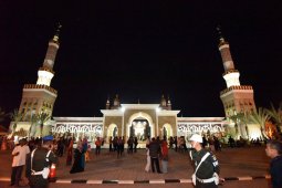 Warga Indramayu kini punya Gedung Islamic Center Megah