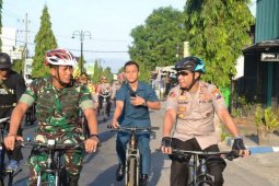 Pantau Keamanan, Dandim-Kapolres Ponorogo Patroli Bersepeda