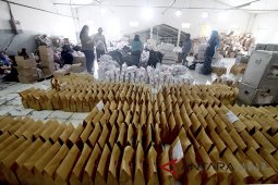 KPU targetkan logistik sampai tepat waktu