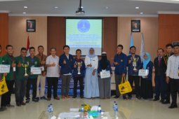 Tim IPB raih juara 1 dan 2 di kompetisi Debat Rekayasa Industri