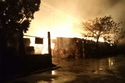 Pabrik Kertas Pakerin Sidoarjo Terbakar (Video)