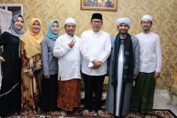 Kiai karismatik dukung pasangan Yossi Irianto-Aries Supriatna