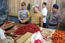 Polres Bangka Tengah musnahkan 3.000 liter arak