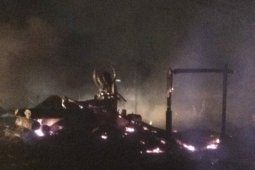 Gudang racipan kayu ludes terbakar
