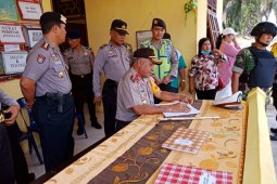 Kapolda kunjungi pos pengamanan lebaran perbatasan Langkat