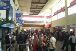 Arus Penumpang Juanda Capai Puncak Malam Ini