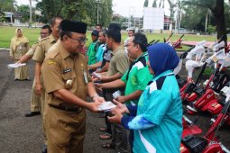 Distan Tabalong Gandeng Peneliti Sembawa Kembangkan Karet