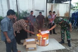 KPU Tabalong Musnahkan Surat Suara