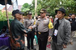 Kapolda datangi tiga TPS di Tanah Laut