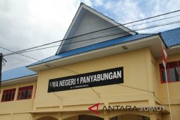 Antusias pendaftar di SMA 1 tinggi