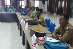 Para camat di Wondama minta penambahan kewenangan