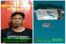 Pengedar buang paketan sabu-sabu ke jalan