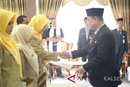 Serahkan SK Pengangkatan ASN