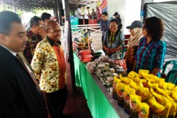 Warga Manokwari serbu pasar murah