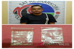 Polisi tangkap pengedar bertransaksi di lampu merah Kantor Pos