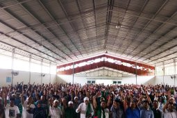 Ribuan "TS" Paslon Isnandar - Ali Pada di kukuhkan