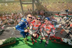 Lorenzo menang di Italia saat Marquez terjatuh