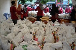 Sidoarjo Siapkan Tiga Ribu Paket Bahan Pokok