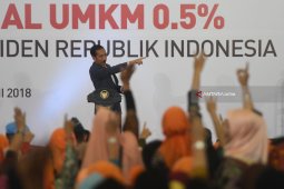 Di Hadapan Jokowi, Pakde Karwo Paparkan Keberhasilan UMKM Jatim