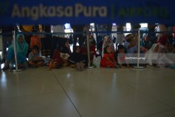 Pemudik TKI di Bandara Juanda
