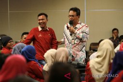 Pemkab Gorontalo serahkan tali asih 125 pendamping PKH