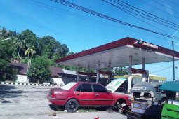 Di SPBU ini pulsa dan minuman yang dijual bukan BBM