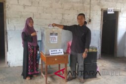 Cawabup Bangka lega usai nyoblos di kampungnya