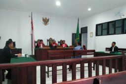 Terdakwa dugaan korupsi minta dibebaskan