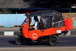 Bajaj pun berlalu