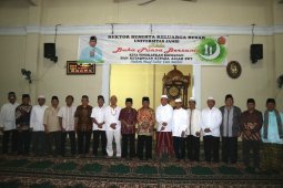 Keluarga Besar Unja gelar tarawih bersama