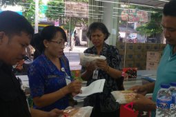 Tim Disperindag Karangasem sidak makanan tercemar cacing