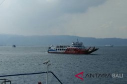 Angin-Gelombang meningkat di penyeberangan Selat Bali