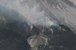 Hutan lereng Merapi terbakar