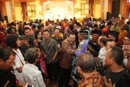 Pakde Karwo Pamitan di Hadapan Seniman-Budayawan Jatim