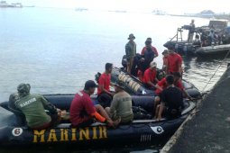 Prajurit Lantamal VI jalani  Ritual "Terjun Ke Laut"