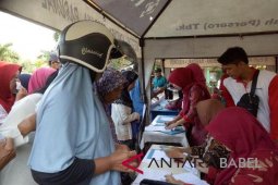 PT Timah salurkan 500 paket sembako di Bangka Barat