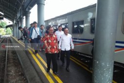Ketua DPRD Surabaya Sidak Angkutan Lebaran di Stasiun Gubeng