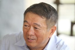 Seorang Tionghoa-Konghucu Sumbang Mushaf Al-quran Sulaman Raksasa