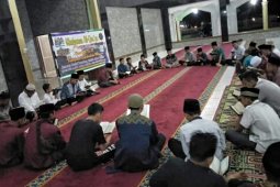 Tampil beda, rayakan HUT Labura dengan khataman Al Qur'an
