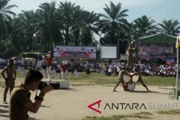 Atraksi drumband STPDN pukau pejabat dan warga