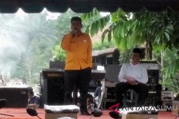 Hanura Ketua DPRD, Ambang janjikan bus