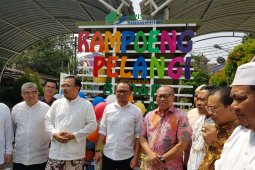 Menaker resmikan kampung pelangi "sadar jaminan" pertama