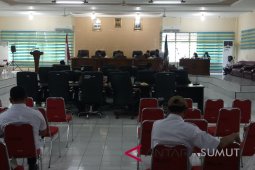 Rapat paripurna DPRD dua kali ditunda