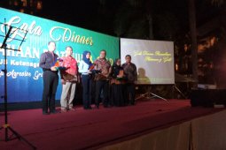 BPJS Ketenagakerjaan Rungkut Berikan Penghargaan Perusahaan Platinum