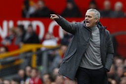 Manchester United Atasi Everton 2-1