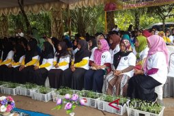 Pemkab Asahan serahkan 20 Ribu bibit cabai di 3 desa