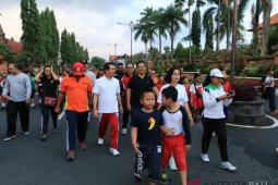 Bupati Klungkung lepas jalan santai HUT koperasi