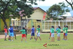Kontingen daerah jajal lapangan jelang Popdasu